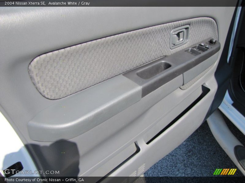 Avalanche White / Gray 2004 Nissan Xterra SE