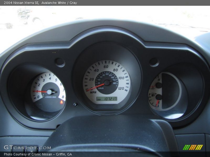 Avalanche White / Gray 2004 Nissan Xterra SE