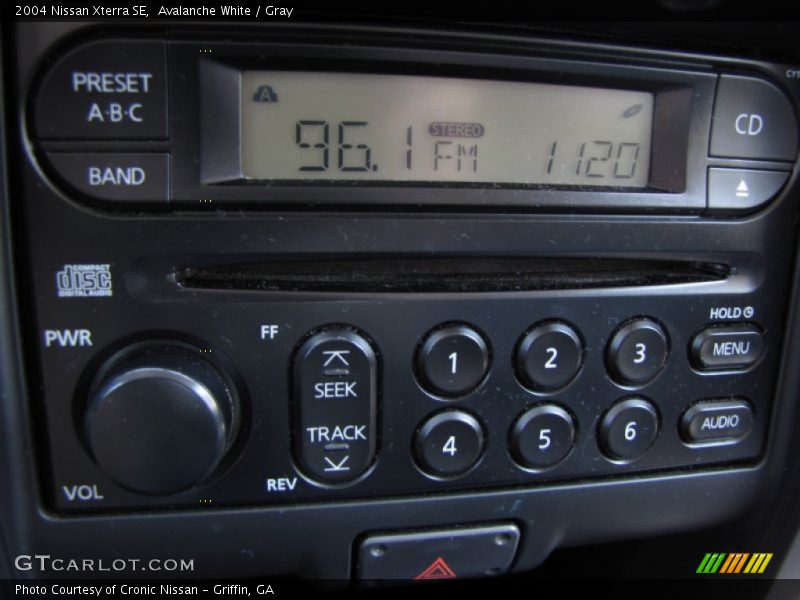 Avalanche White / Gray 2004 Nissan Xterra SE