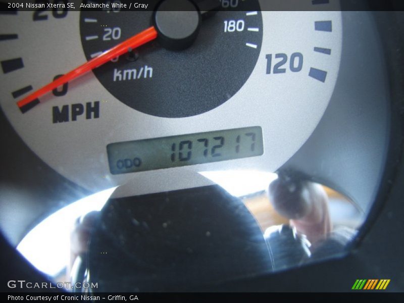 Avalanche White / Gray 2004 Nissan Xterra SE