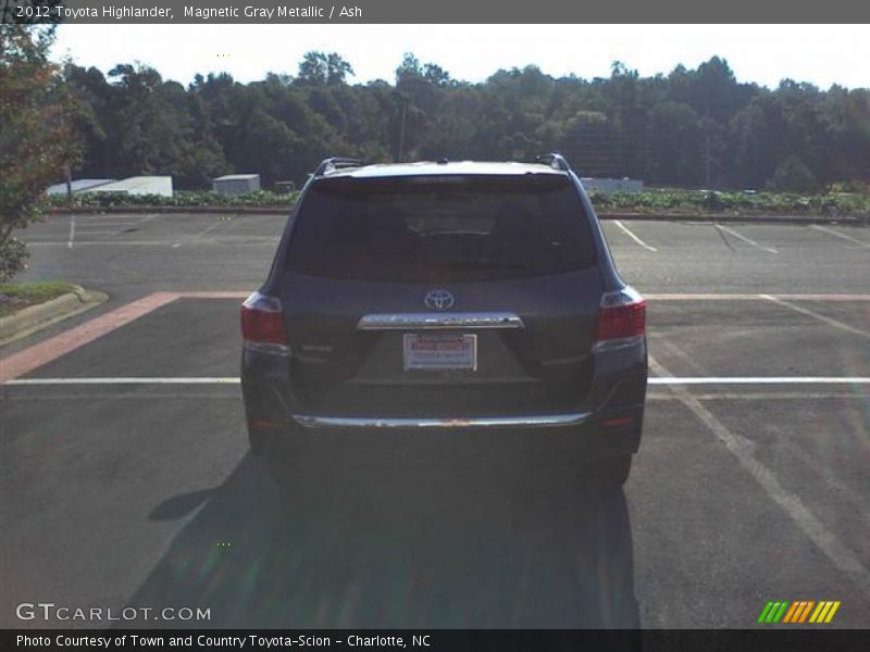 Magnetic Gray Metallic / Ash 2012 Toyota Highlander