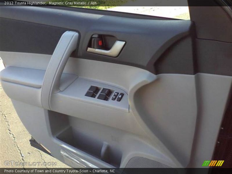 Magnetic Gray Metallic / Ash 2012 Toyota Highlander