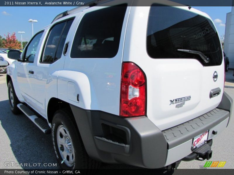 Avalanche White / Gray 2011 Nissan Xterra X