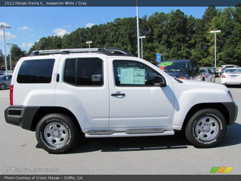 Avalanche White / Gray 2011 Nissan Xterra X