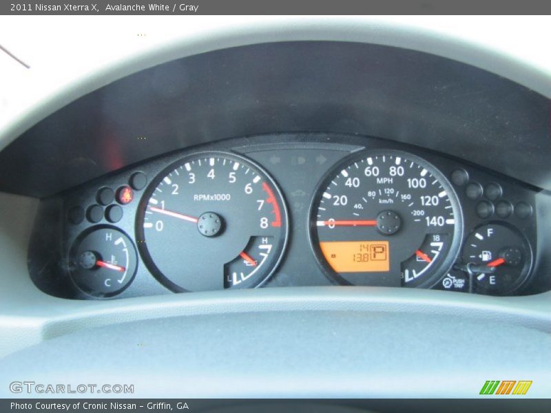 Avalanche White / Gray 2011 Nissan Xterra X