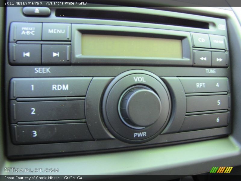 Avalanche White / Gray 2011 Nissan Xterra X