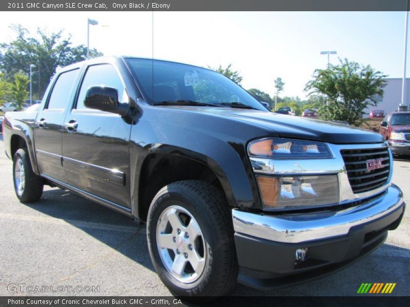 Front 3/4 View of 2011 Canyon SLE Crew Cab