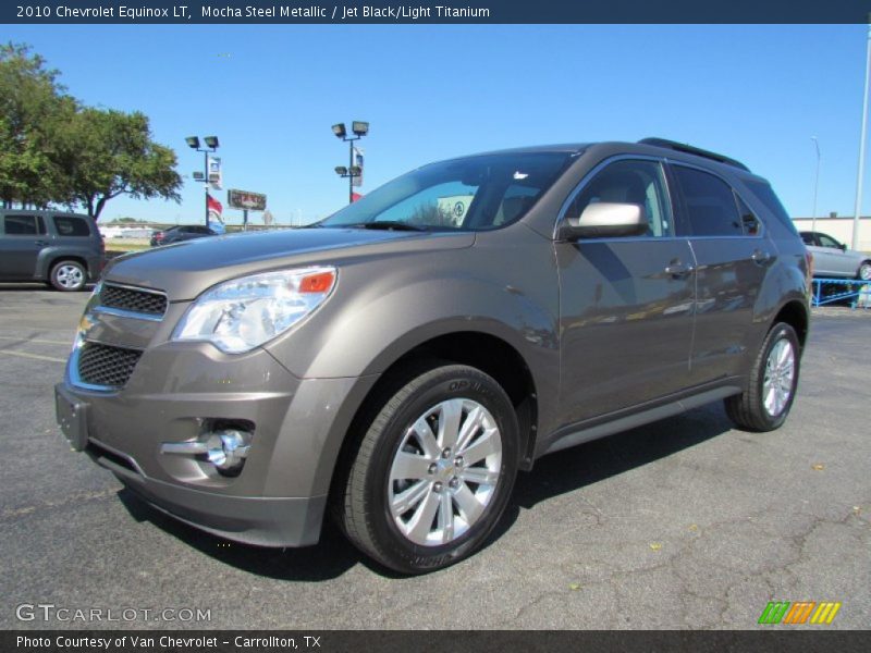 Front 3/4 View of 2010 Equinox LT