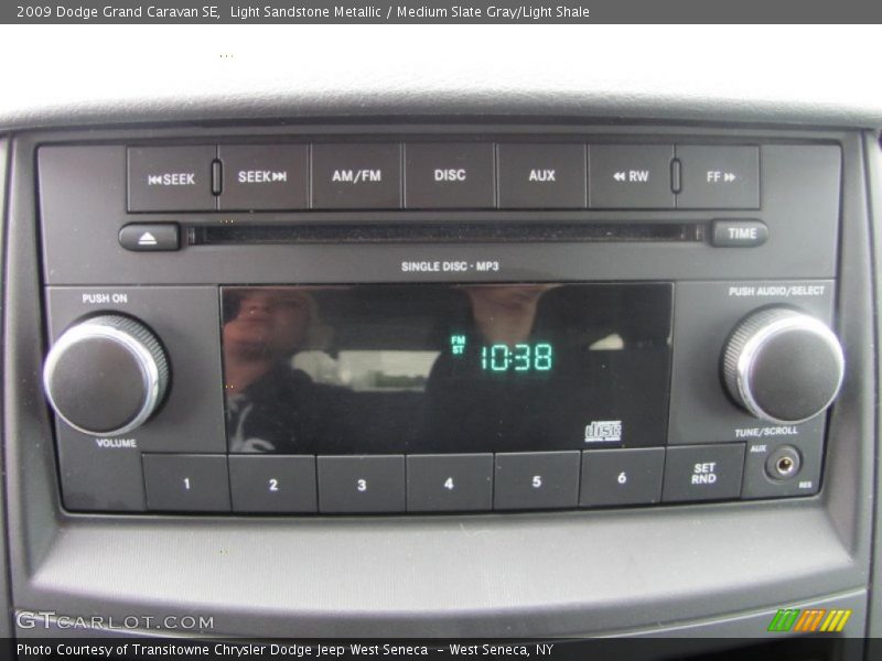 Light Sandstone Metallic / Medium Slate Gray/Light Shale 2009 Dodge Grand Caravan SE