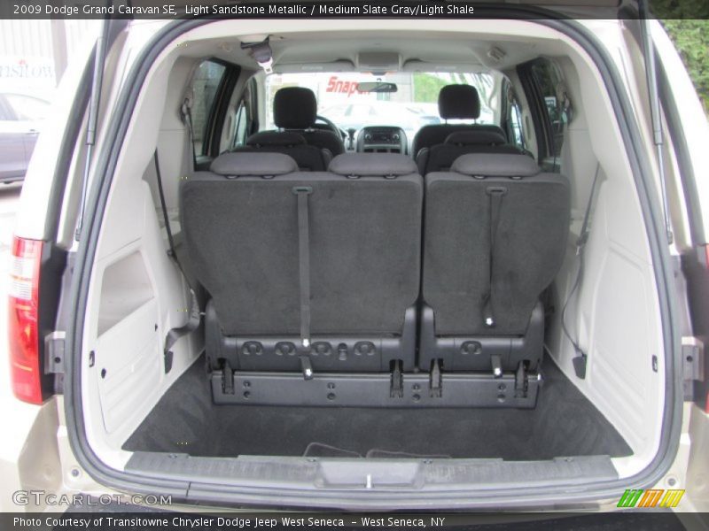 Light Sandstone Metallic / Medium Slate Gray/Light Shale 2009 Dodge Grand Caravan SE