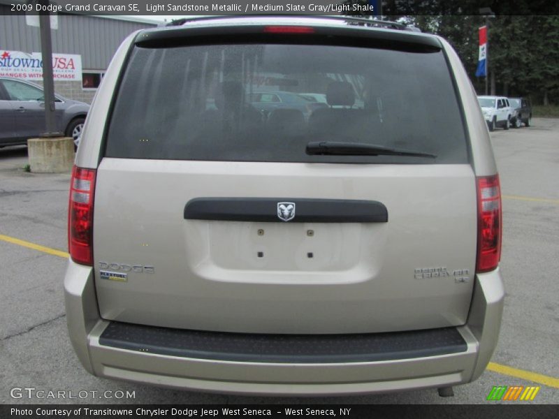 Light Sandstone Metallic / Medium Slate Gray/Light Shale 2009 Dodge Grand Caravan SE