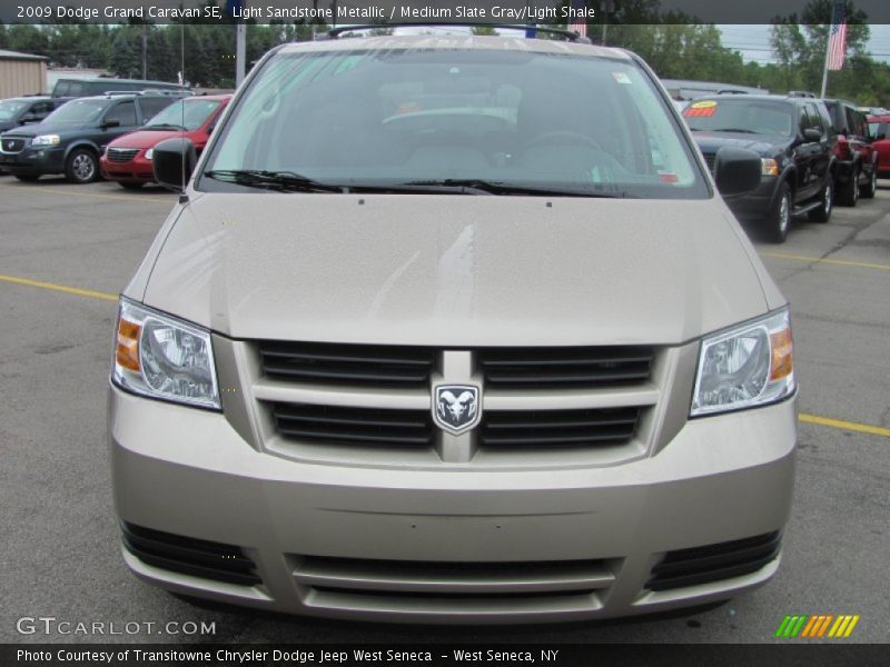 Light Sandstone Metallic / Medium Slate Gray/Light Shale 2009 Dodge Grand Caravan SE
