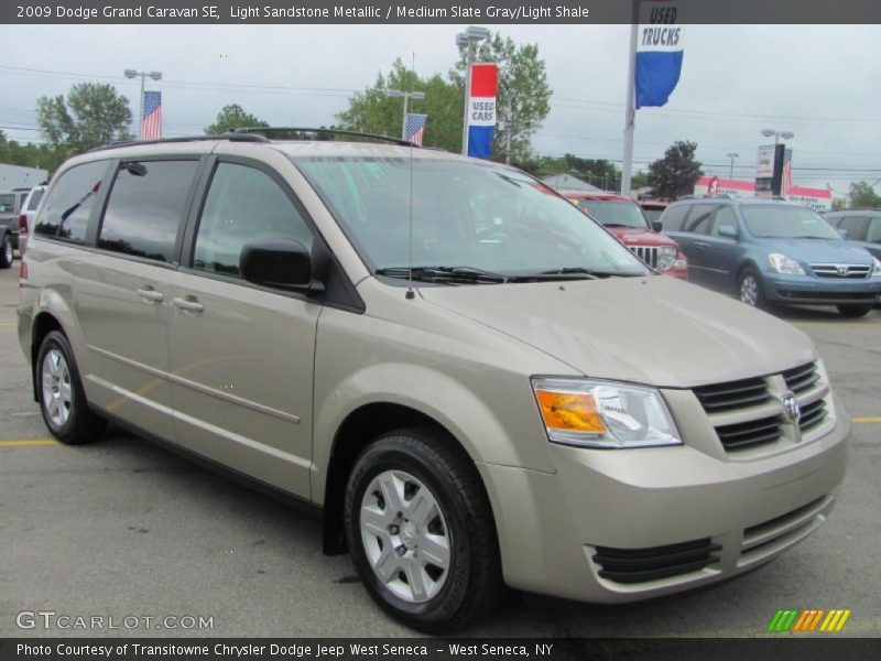 Light Sandstone Metallic / Medium Slate Gray/Light Shale 2009 Dodge Grand Caravan SE