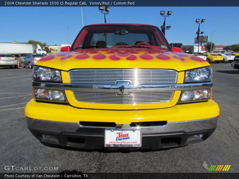 Victory Red / Custom Red 2004 Chevrolet Silverado 1500 LS Regular Cab