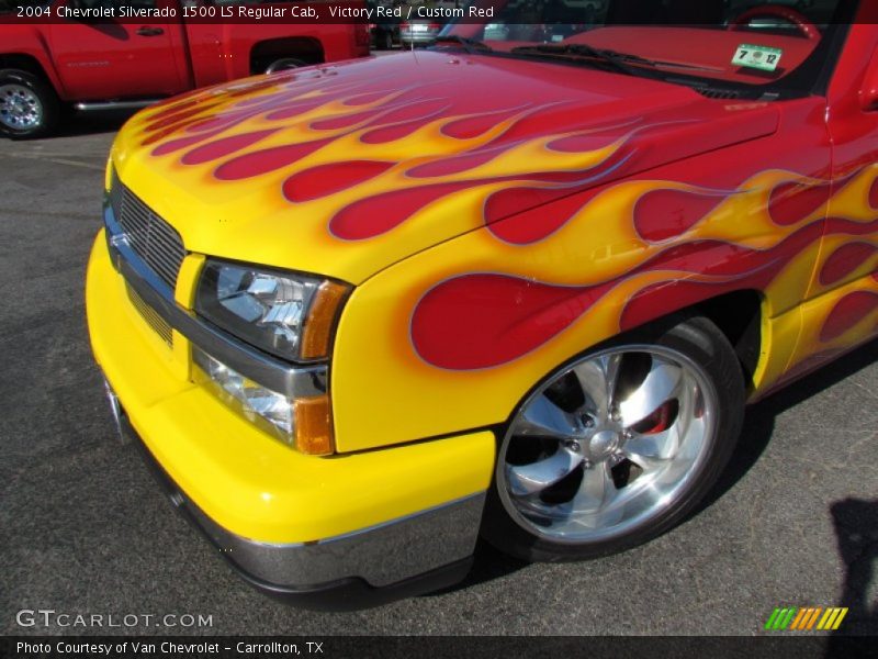 Victory Red / Custom Red 2004 Chevrolet Silverado 1500 LS Regular Cab
