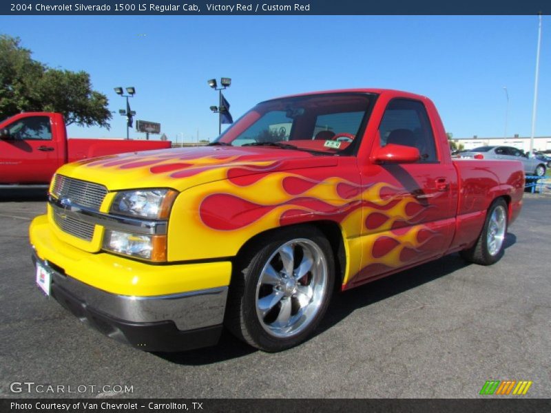 Victory Red / Custom Red 2004 Chevrolet Silverado 1500 LS Regular Cab