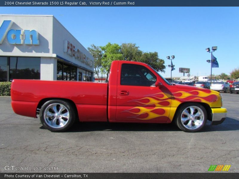 Victory Red / Custom Red 2004 Chevrolet Silverado 1500 LS Regular Cab