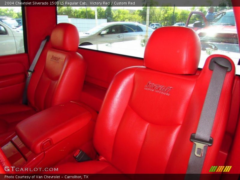 Victory Red / Custom Red 2004 Chevrolet Silverado 1500 LS Regular Cab