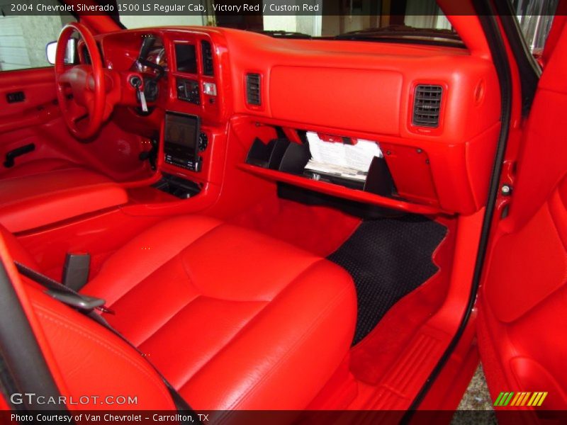 Victory Red / Custom Red 2004 Chevrolet Silverado 1500 LS Regular Cab