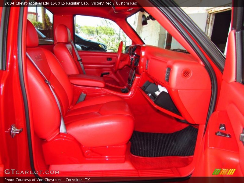 Victory Red / Custom Red 2004 Chevrolet Silverado 1500 LS Regular Cab