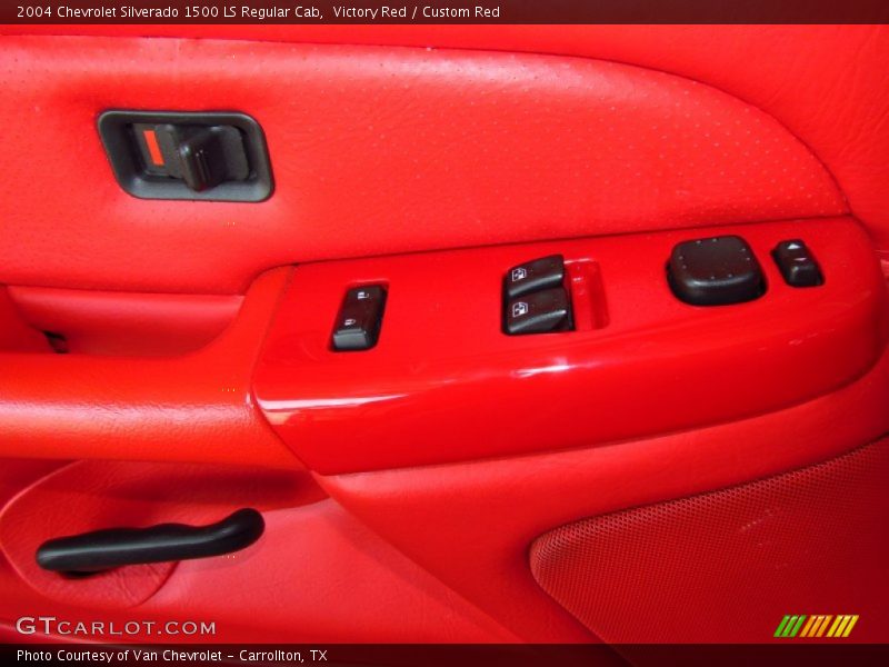 Victory Red / Custom Red 2004 Chevrolet Silverado 1500 LS Regular Cab