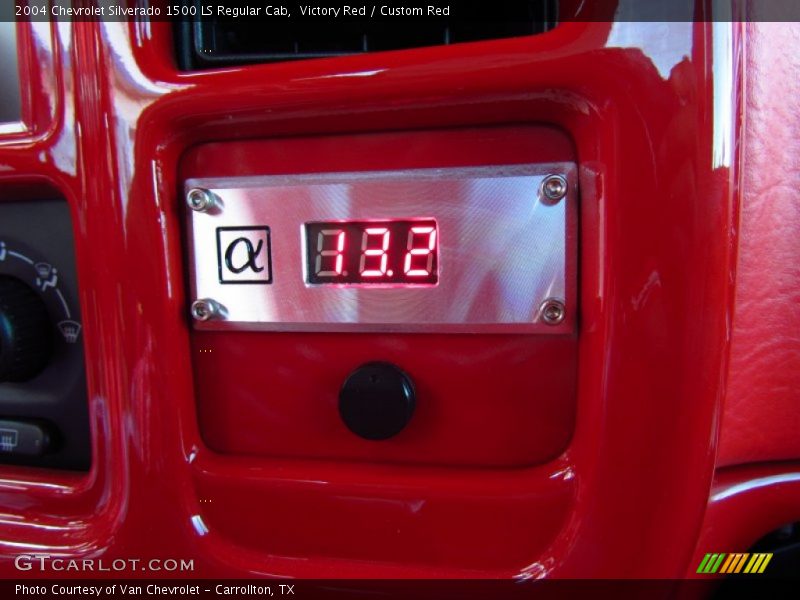 Victory Red / Custom Red 2004 Chevrolet Silverado 1500 LS Regular Cab