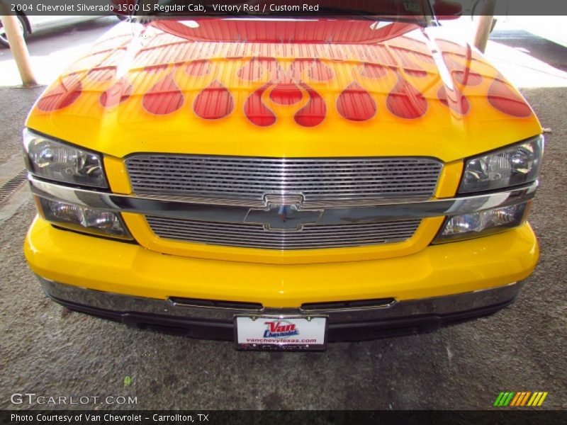 Victory Red / Custom Red 2004 Chevrolet Silverado 1500 LS Regular Cab