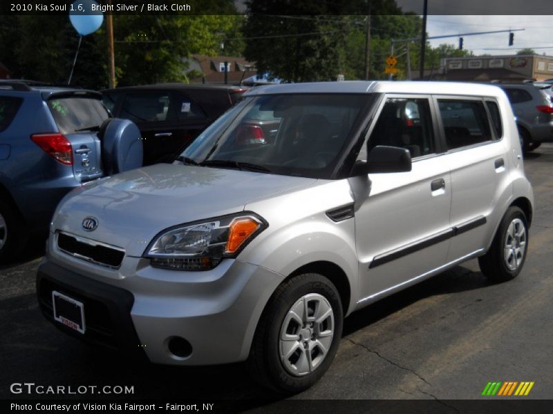 Bright Silver / Black Cloth 2010 Kia Soul 1.6