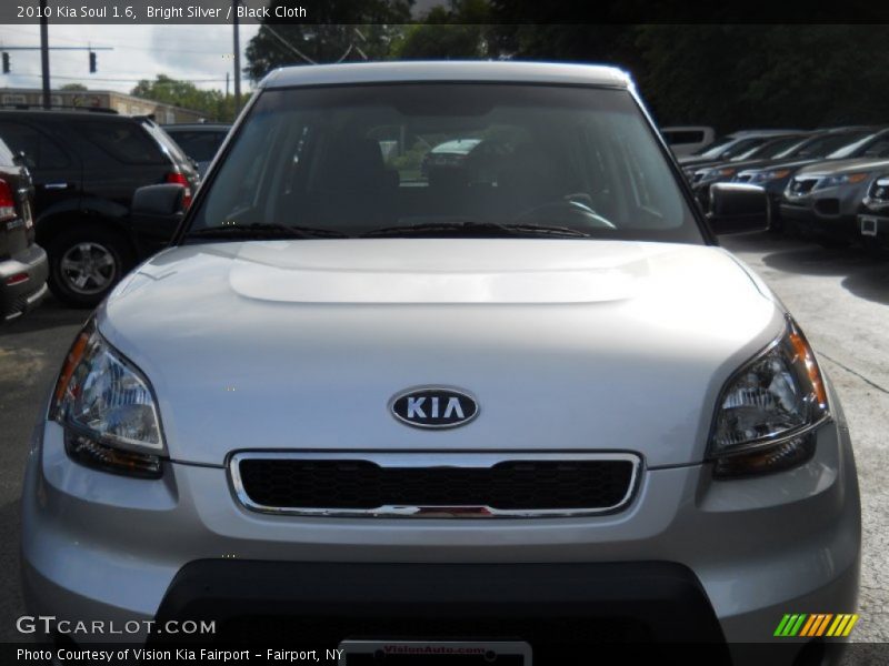 Bright Silver / Black Cloth 2010 Kia Soul 1.6