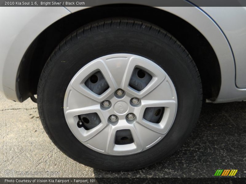 Bright Silver / Black Cloth 2010 Kia Soul 1.6