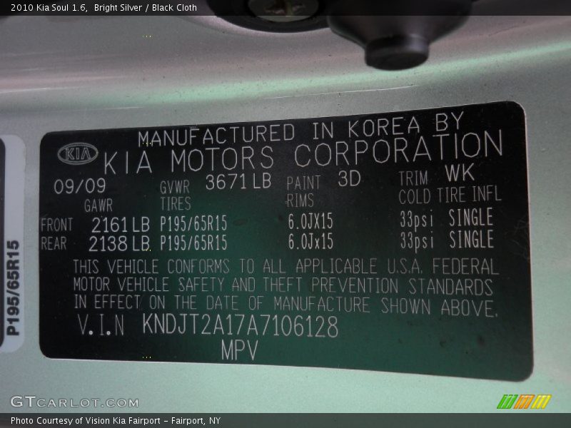 Bright Silver / Black Cloth 2010 Kia Soul 1.6