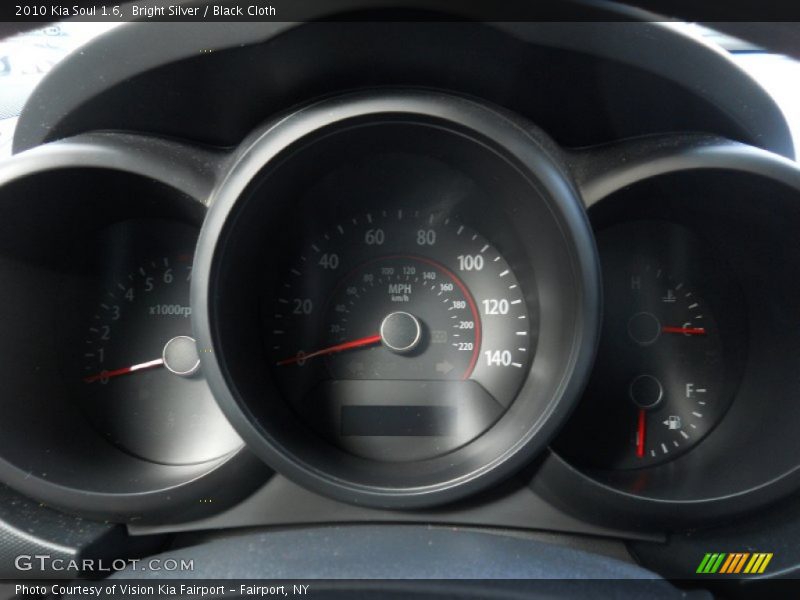 Bright Silver / Black Cloth 2010 Kia Soul 1.6