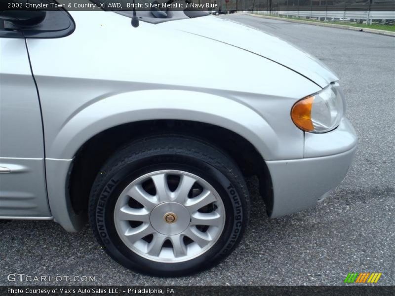 Bright Silver Metallic / Navy Blue 2002 Chrysler Town & Country LXi AWD