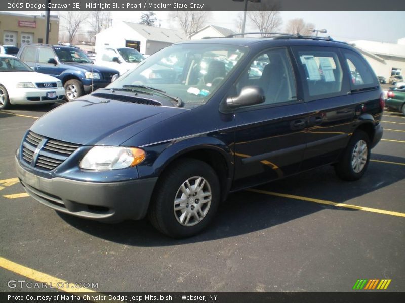 Midnight Blue Pearl / Medium Slate Gray 2005 Dodge Caravan SE