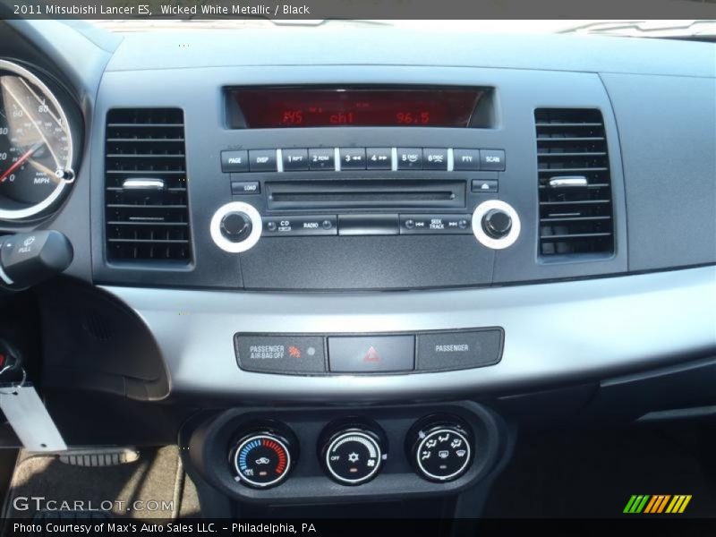 Wicked White Metallic / Black 2011 Mitsubishi Lancer ES