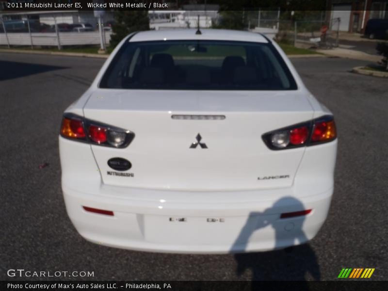 Wicked White Metallic / Black 2011 Mitsubishi Lancer ES