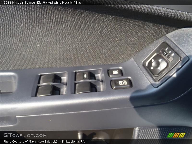 Wicked White Metallic / Black 2011 Mitsubishi Lancer ES