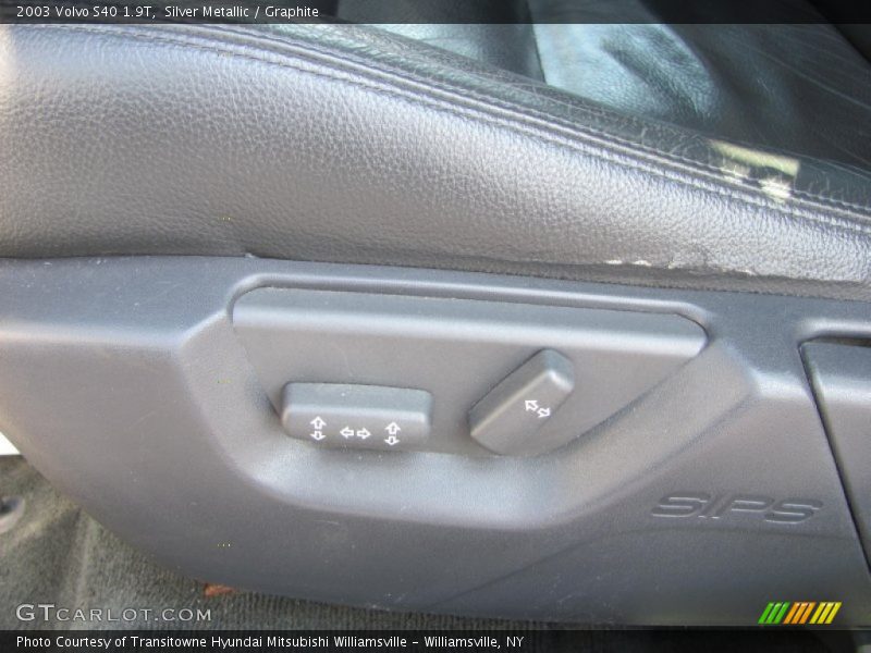 Silver Metallic / Graphite 2003 Volvo S40 1.9T