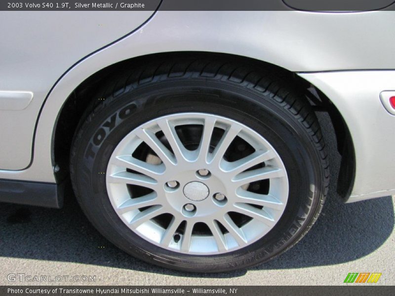 Silver Metallic / Graphite 2003 Volvo S40 1.9T