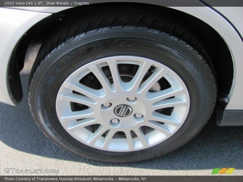 Silver Metallic / Graphite 2003 Volvo S40 1.9T