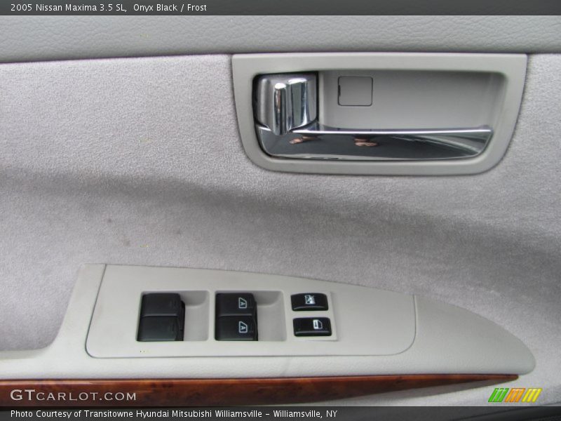 Onyx Black / Frost 2005 Nissan Maxima 3.5 SL