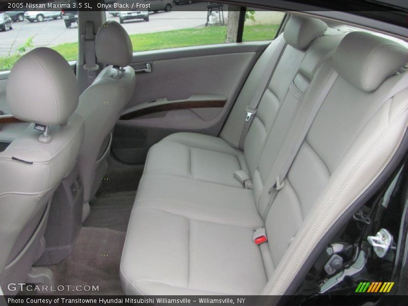 Onyx Black / Frost 2005 Nissan Maxima 3.5 SL