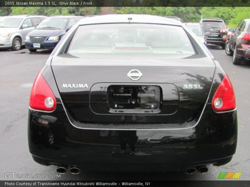 Onyx Black / Frost 2005 Nissan Maxima 3.5 SL