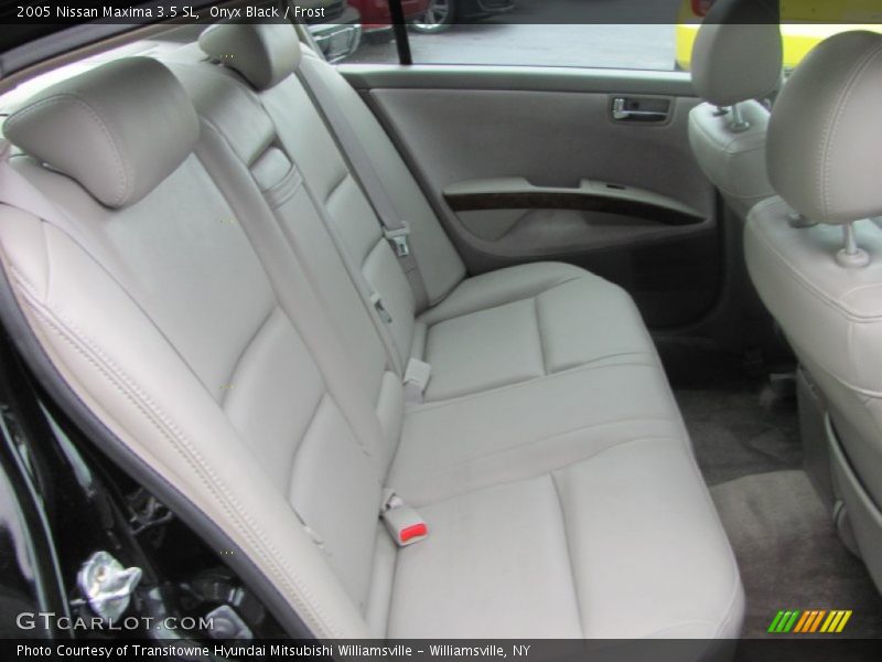 Onyx Black / Frost 2005 Nissan Maxima 3.5 SL