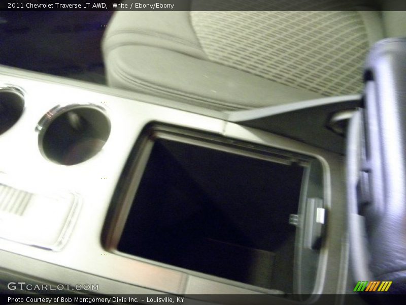 White / Ebony/Ebony 2011 Chevrolet Traverse LT AWD