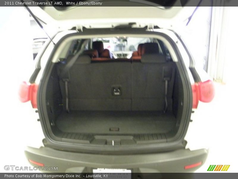 White / Ebony/Ebony 2011 Chevrolet Traverse LT AWD