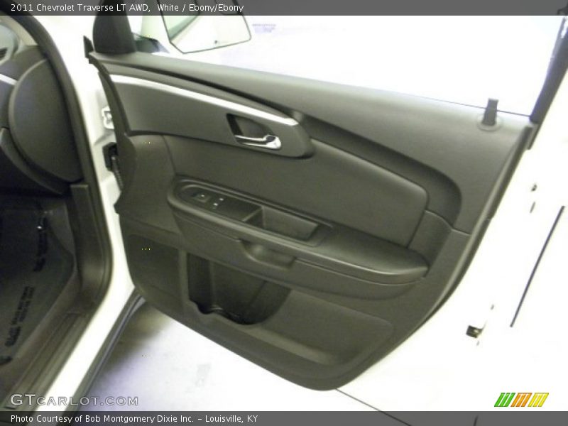 White / Ebony/Ebony 2011 Chevrolet Traverse LT AWD