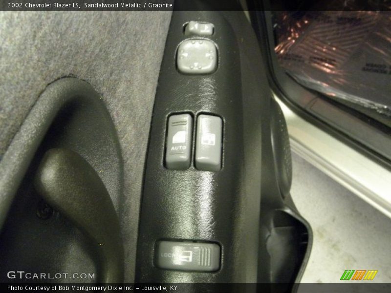 Sandalwood Metallic / Graphite 2002 Chevrolet Blazer LS