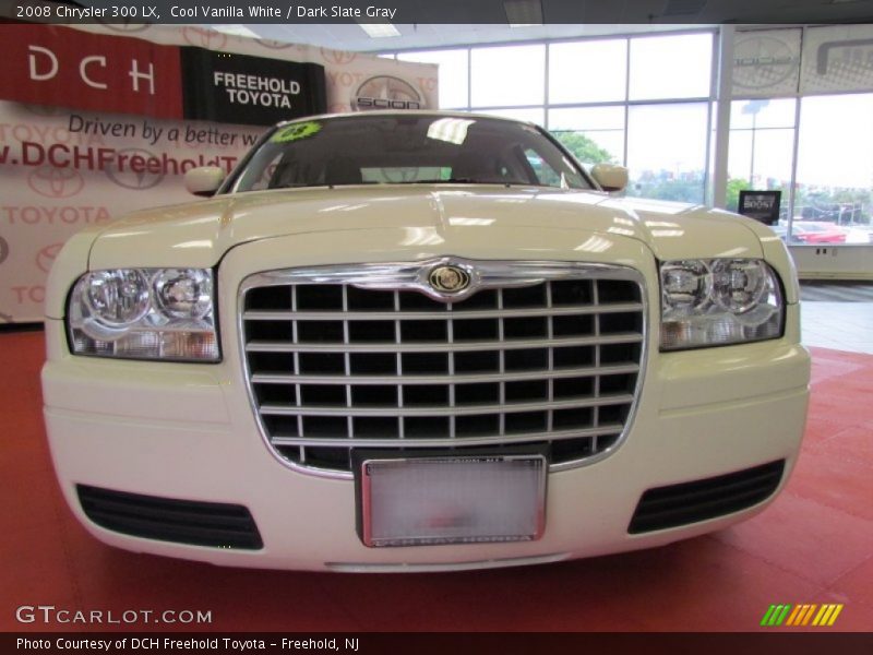 Cool Vanilla White / Dark Slate Gray 2008 Chrysler 300 LX