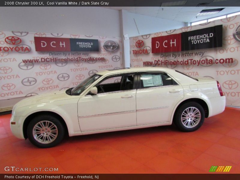 Cool Vanilla White / Dark Slate Gray 2008 Chrysler 300 LX